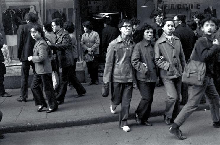 Shoppers, Nanjing Rd, Shanghai, 1983